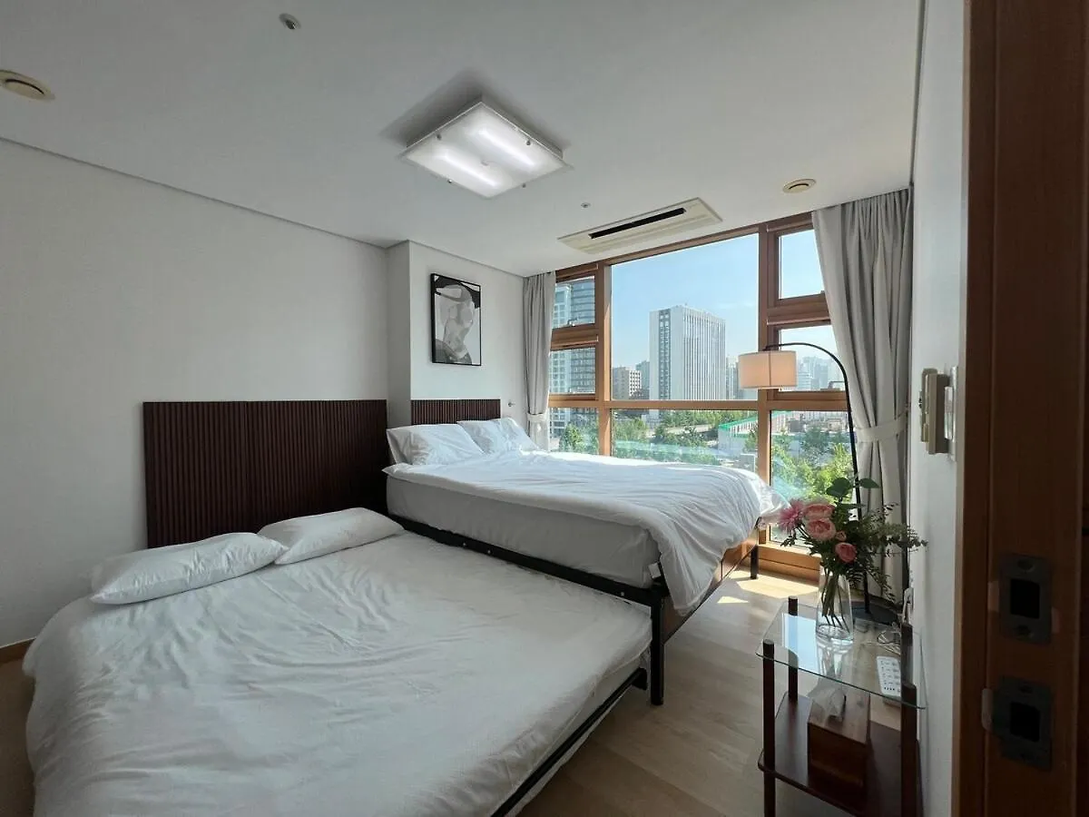Apartment Quiet & Comfy Home, Close To Everything Seoul South Korea