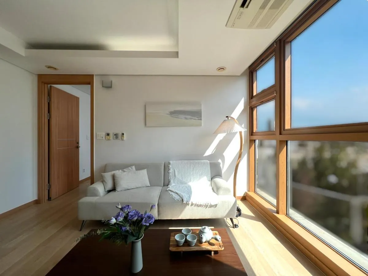 Quiet & Comfy Home, Close To Everything Seoul